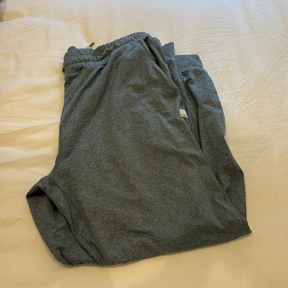 Vuori Women’s Performance Jogger - Size Medium, Light Blue - Picture 3 of 3